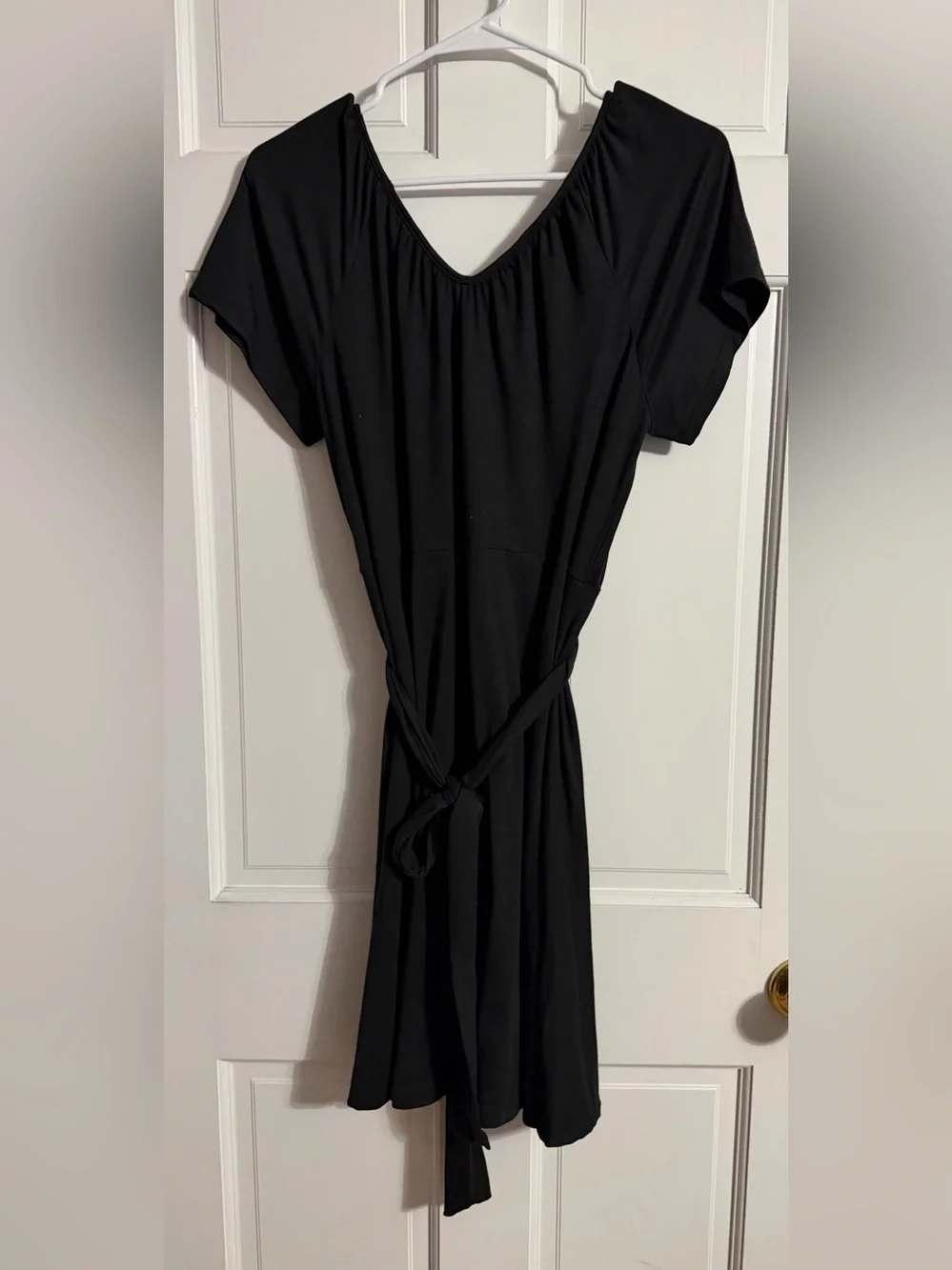 Twist-Waist Black Maxi Dress with V-Neck - Picture 2 of 4
